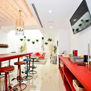 https://the-zentral-arenal-suites.es-andalucia.com